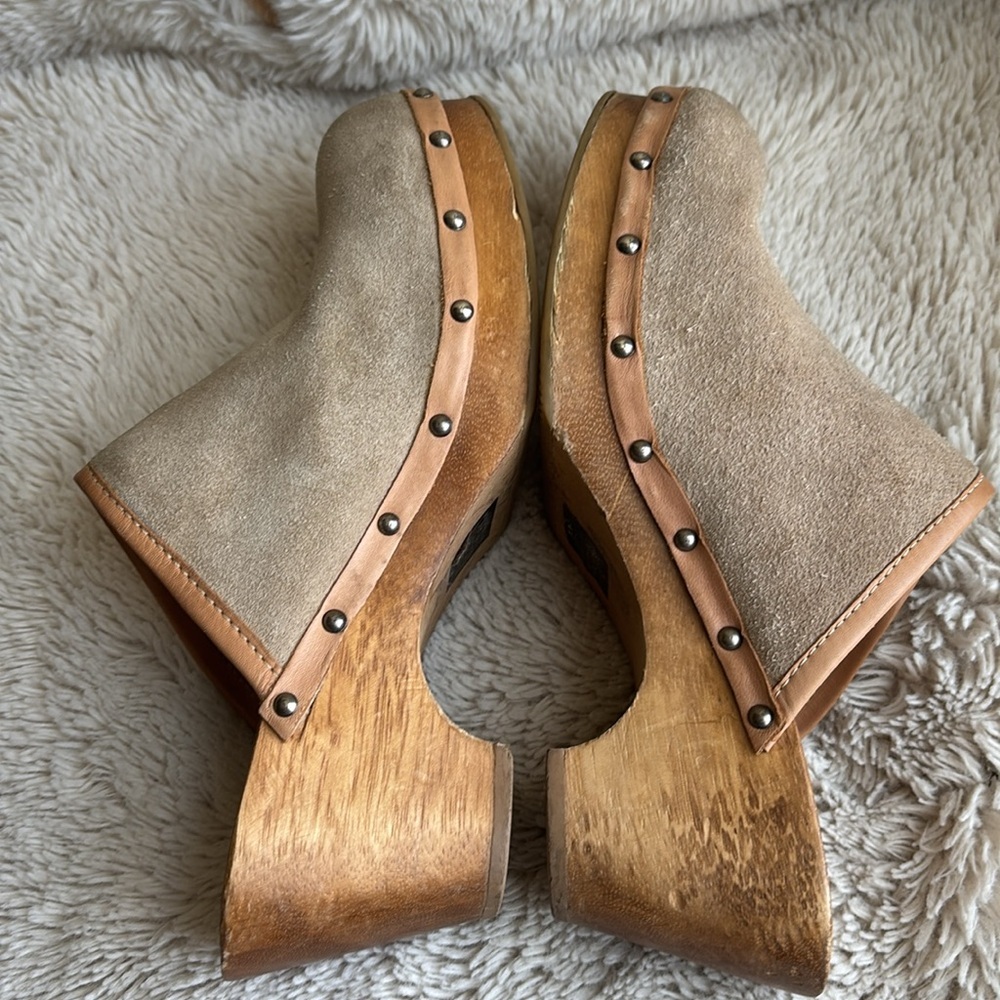 Candie's Tan Suede Mules - Picture 4 of 8